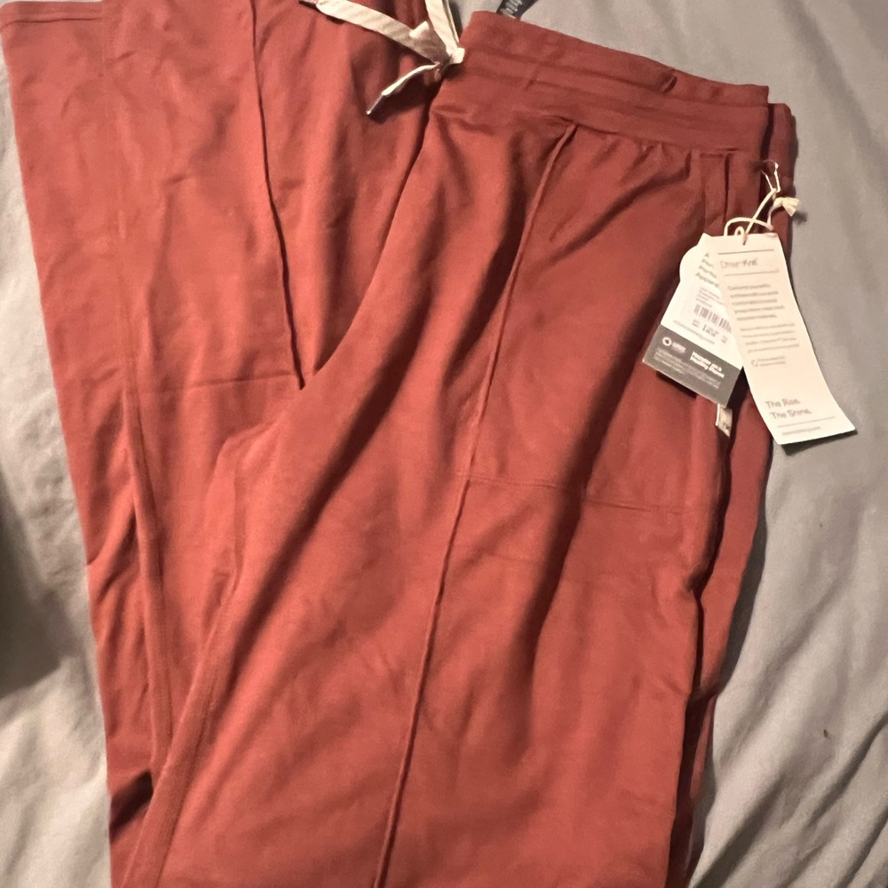 Vuori Women's Terracotta Joggers